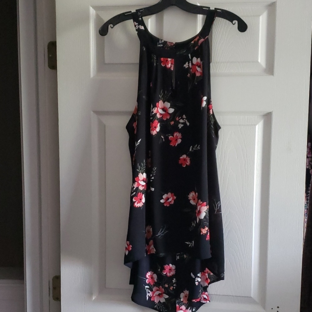 Size 0 Torrid top NWOT